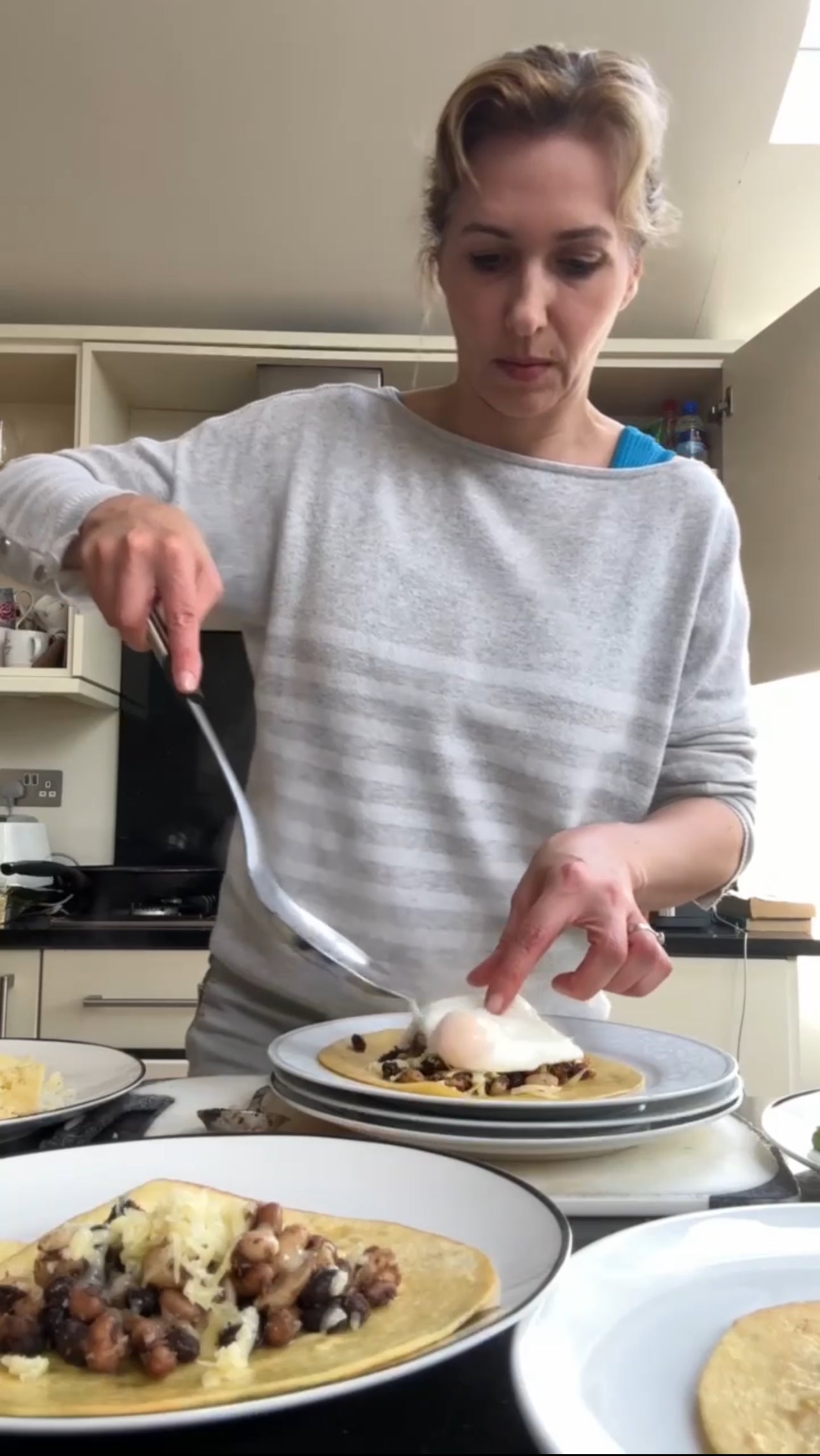 Cooking video huevos rancheros