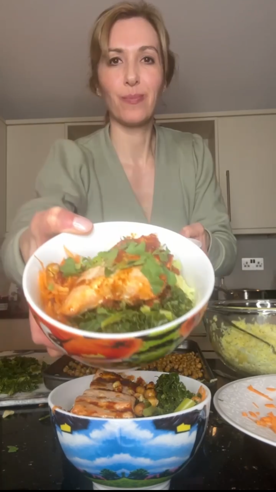 laura dowling making a salmon poke bowl